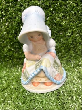 Vintage Circle of Friends by Masterpiece Figurine Whatsoever Thy Hand Findeth